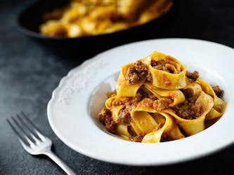 Online masterclass on pasta ribbons and ragù sauce